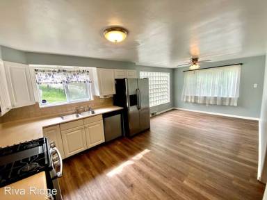 Main picture of 1045 Christopher St