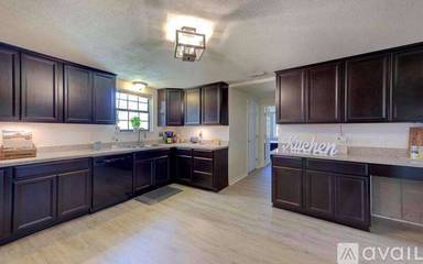 Main picture of 322 Gardner Dr NE