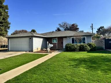 Main picture of 33 Russell Ave