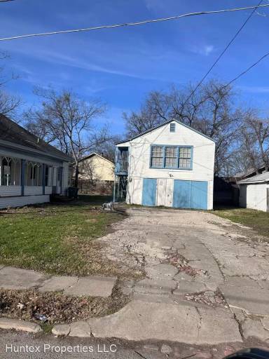 Main picture of 2416 Walworth St