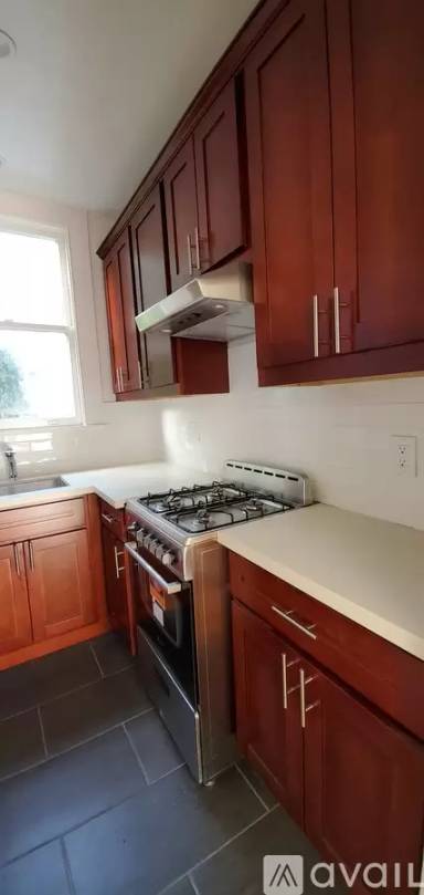 Main picture of 1667 Haight St