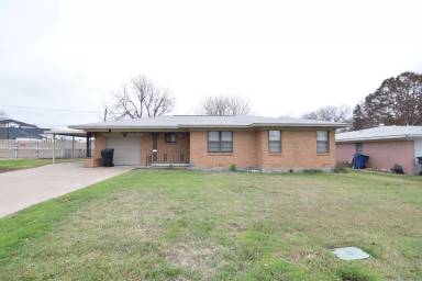 Main picture of 2217 S 43rd St