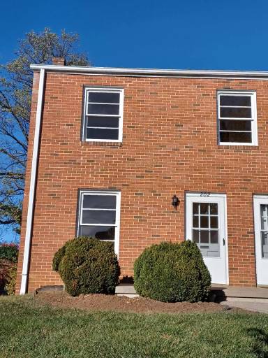 Main picture of 202 E Whitlock Ave