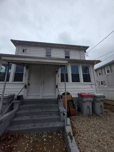 Main picture of 328 W Peach St