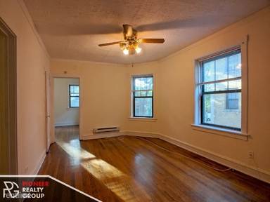 Main picture of 2237 N Bissell St