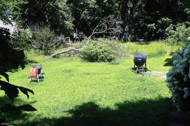 Main picture of 2 Oakland St