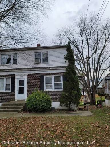 Main picture of 1500 E Justis St