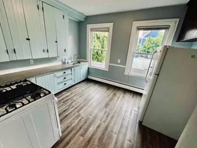 Main picture of 206 Adelaide Ave