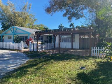 Main picture of 1560 Maravilla Ave