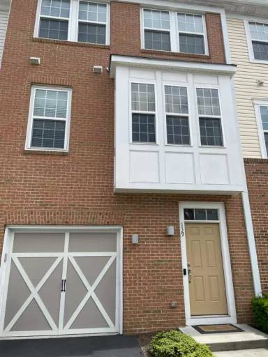 Main picture of 139 Waypoint Dr