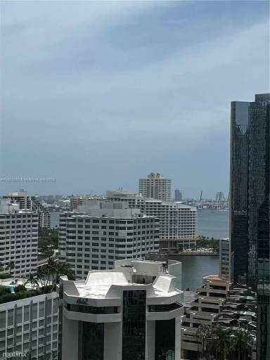Main picture of 1050 Tower