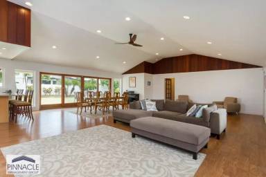 Main picture of 984 Waiholo St