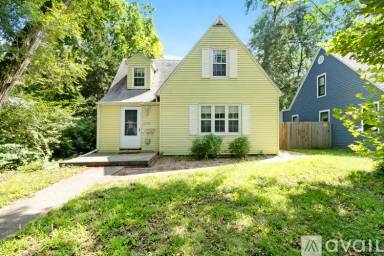Main picture of 819 Bertrand St