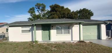 Main picture of 9606 Rainbow Ln