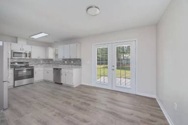Main picture of 126 Camellia Pl