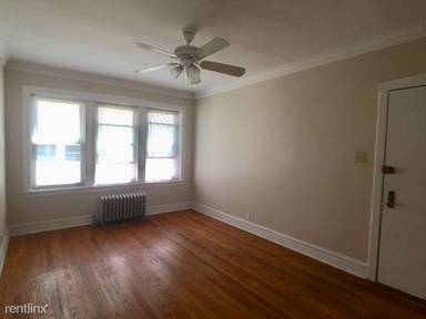 Main picture of 2954 W Belle Plaine Ave