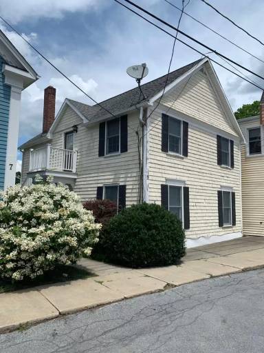 Main picture of 9 Washington Ave