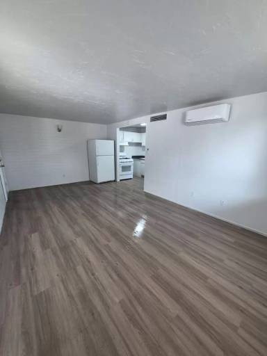 Main picture of 2053 N Alvernon Way