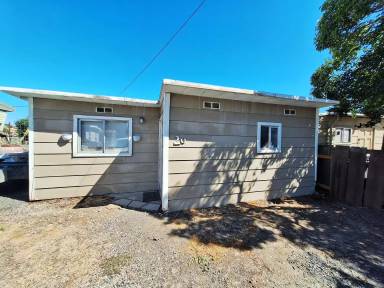 Main picture of 2903 NE Riverside Ave