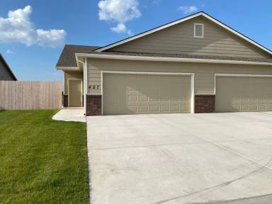 Main picture of 425 S Longbranch Dr