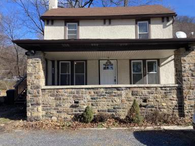 Main picture of 4739 N Front St