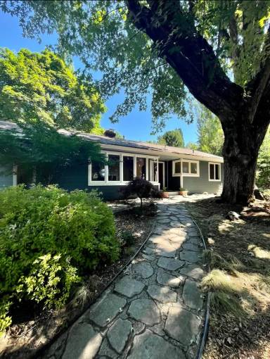 Main picture of 10255 SW Walker Rd