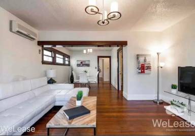 Main picture of 141 W Ivy St