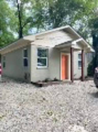 Main picture of 115 E Drake Ave