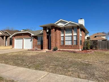 Main picture of 921 W Lynn Creek Dr