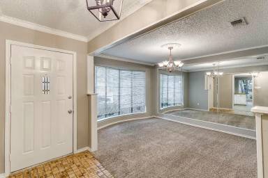 Main picture of 120 NE Alsbury Blvd