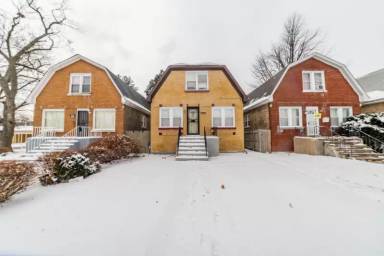 Main picture of 9154 S May St