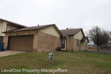 Main picture of 501 Peppertree Ln
