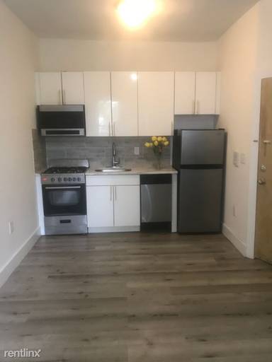 Main picture of 207 Webster Ave