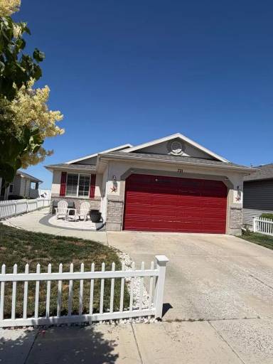 Main picture of 721 N Skipton Dr