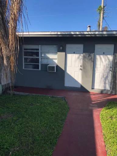 Main picture of 5685 Flagler St