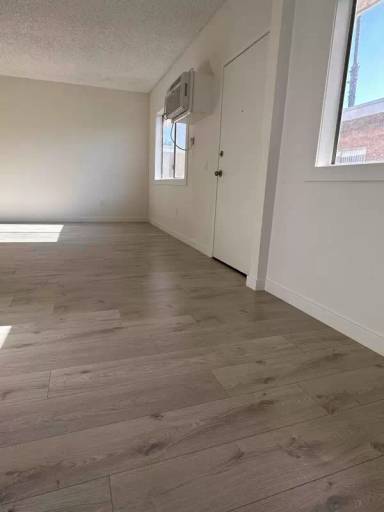 Main picture of 20957 Bryant St