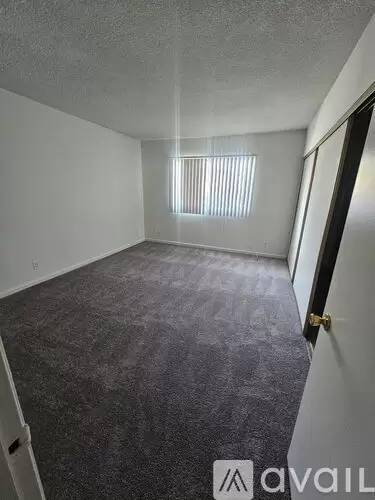 Main picture of 6121 Woodman Ave