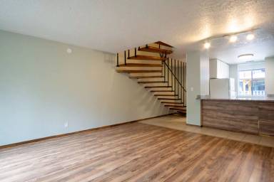 Main picture of 3630 SE Cesar Chavez Blvd
