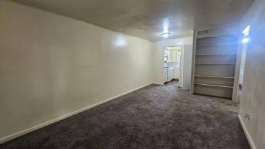 Main picture of 2404 Louise St