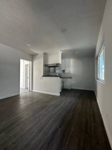 Main picture of 184 E Artesia Blvd