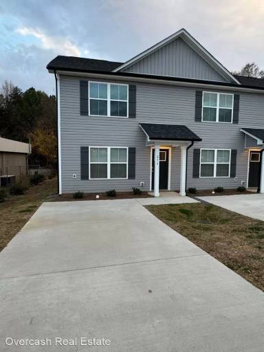 Main picture of 256 E 26th St