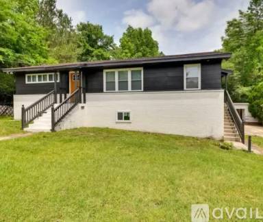 Main picture of 1904 Haggins St