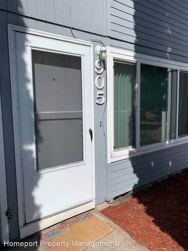 Main picture of 953 NW Oak Ave