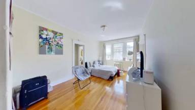 Main picture of 232 Kelton St