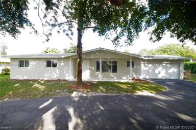 Main picture of 4840 SW 70th Ter