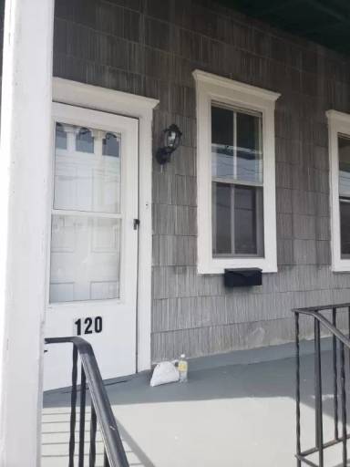 Main picture of 120 King St