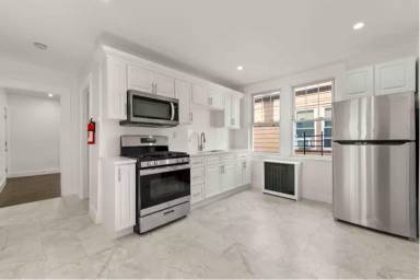 Main picture of 232 Warren St