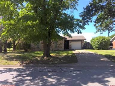 Main picture of 621 W Oxford Ave