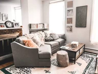 Main picture of 49 Gloucester St