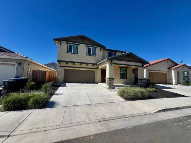 Main picture of 3215 Center Dr